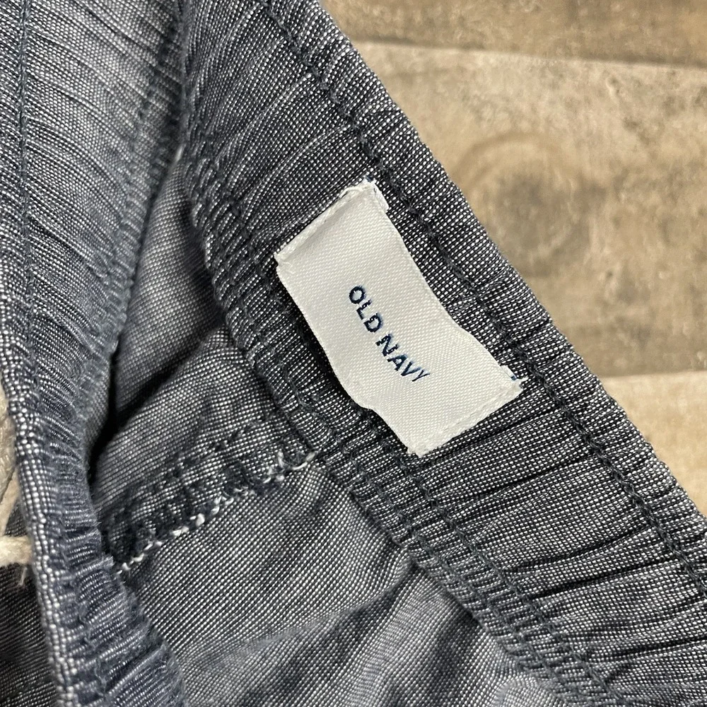 Old Navy waist laying